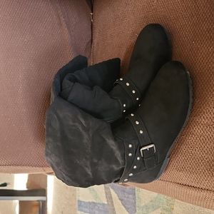 Womens black boots 6.5 medium